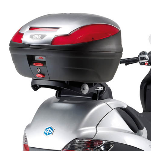 GIVI Attacco posteriore specifico "ribaltabile" per bauletto MONOLOCK® SR134M per PIAGGIO MP3 125-250-400