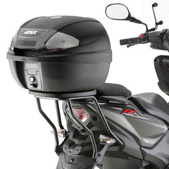 GIVI Attacco posteriore specifico per bauletto MONOLOCK® SR2113 per YAMAHA AEROX R 13