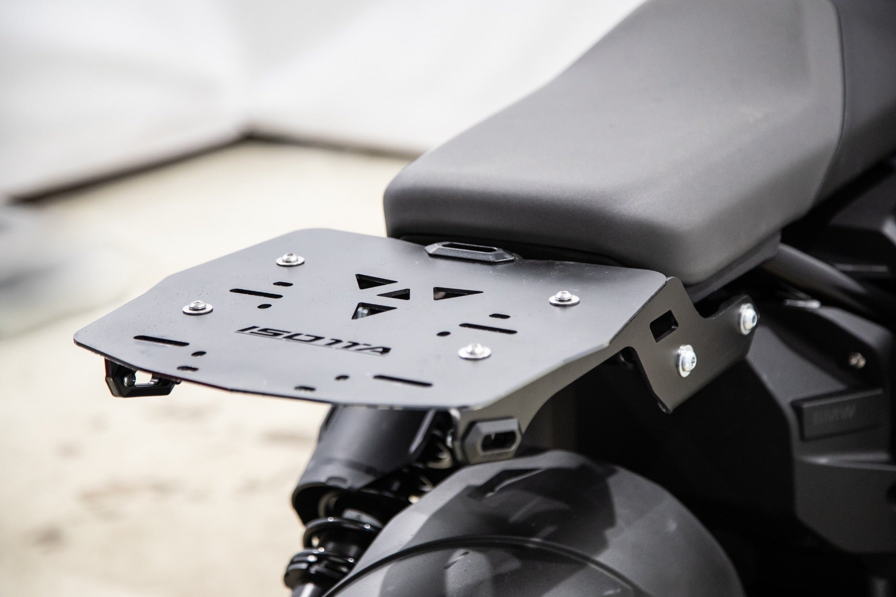 ISOTTA PORTAPACCO IN FERRO IN FERRO PER BMW CE 04