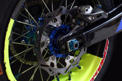 EVOTECH DADO RUOTA POSTERIORE HONDA CBR VTR SUZUKI GSX R 600 / 750 BLU