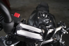 TAPA BOMBA DE FRENO / EMBRAGUE EVOTECH HONDA AFRICA TWIN CB650 HORNET PLATA