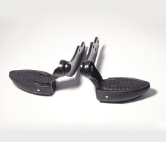 ISOTTA coppia pedalini posteriori per APRILIA SCARABEO 50 - 100 1993 - 2013 - 9105