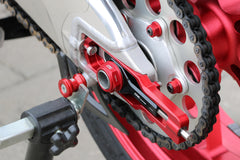 CNC RACING Dado perno ruota posteriore Aprilia