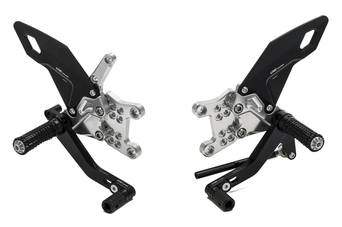 CNC RACING Pedane regolabili EASY Aprilia RSV4 / Tuono