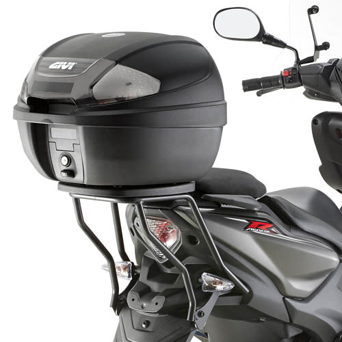 GIVI Attacco posteriore specifico per bauletto MONOLOCK® SR2113 per YAMAHA AEROX R 13 