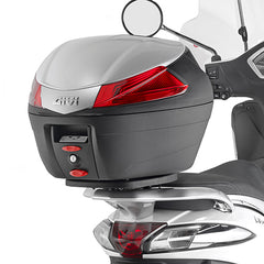 GIVI Attacco posteriore specifico per bauletto MONOLOCK® SR5611 per PIAGGIO LIBERTY 50-125-150  