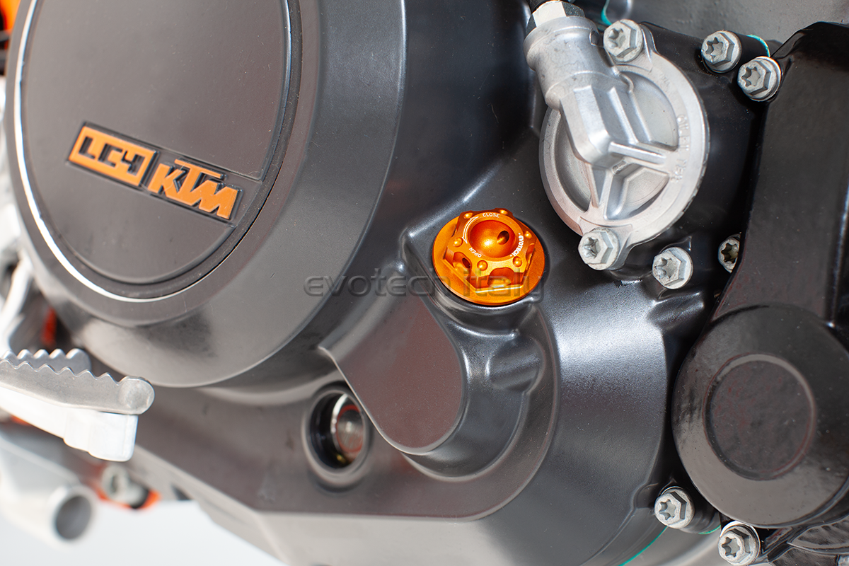 EVOTECH ERGAL OIL CAP KTM SUPERDUKE DUKE HUSQVARNA VITPILEN 701 MATT BLACK