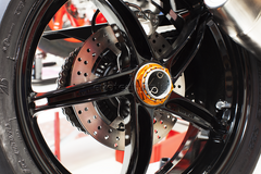 EVOTECH DADO RUOTA POSTERIORE KTM R SUPERDUKE 1290 / GT M50x1.5 ARANCIONE